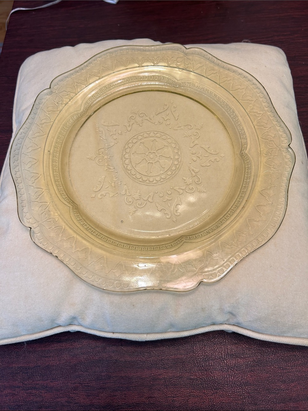 Vintage 1930s Yellow Depression Glass Plate (Federal Glass Patrician Spoke); 11”